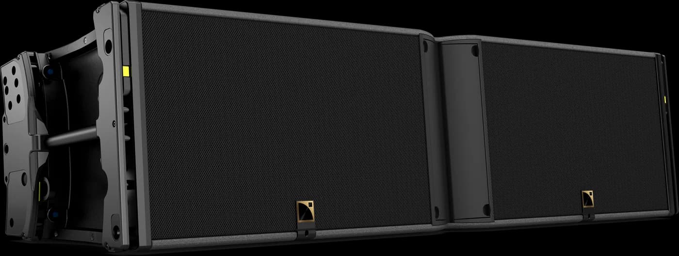 عنصرا Line Array على إطار التعليق